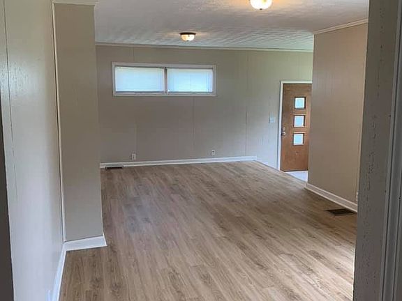 3rd image of 617 Franklin St