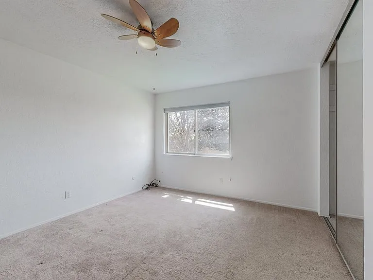 2401 San Patricio Plz — Photo 6