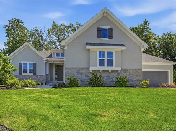 6753 Longview Rd, Shawnee, KS 66218