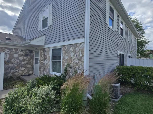 1067 Glouchester Hbr, Schaumburg, IL 60193