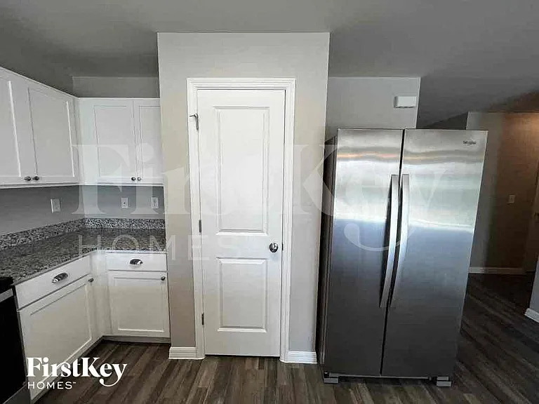 1005 NW 13th Ave — Photo 8