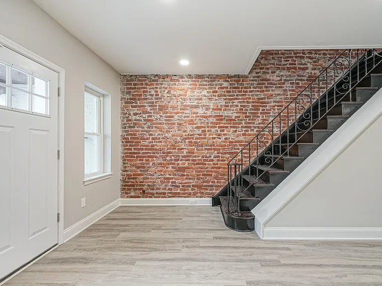 3130 Dickinson St — Photo 12