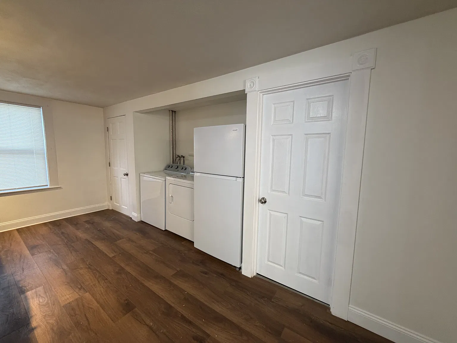 49-51 Walnut Avenue - 1 — Photo 3