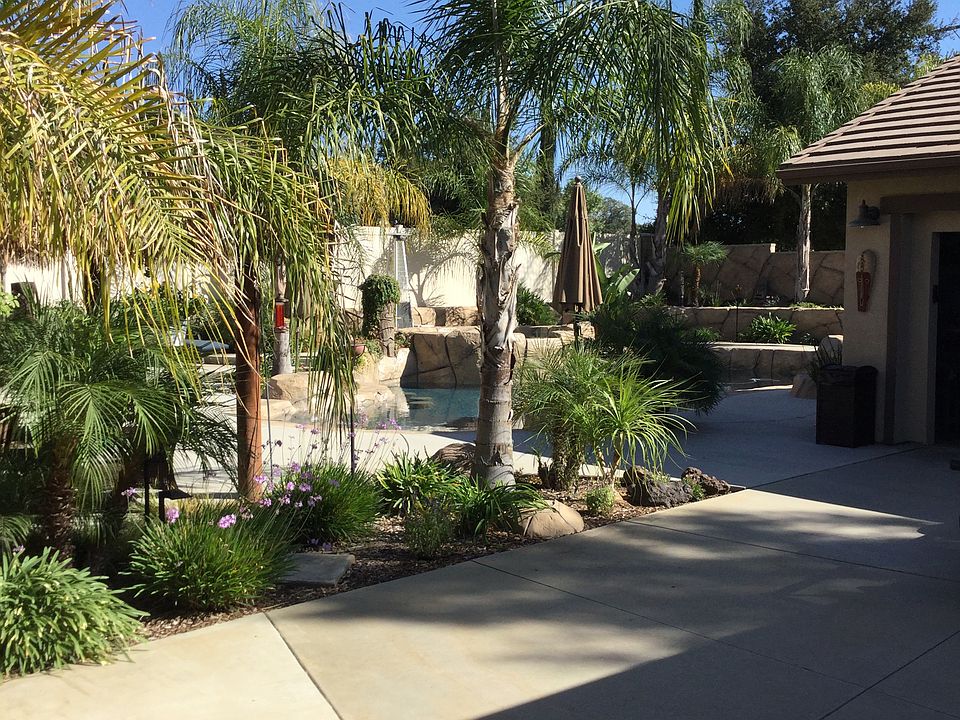 1st image of 35593 Oak Creek Dr