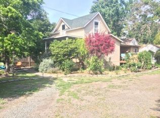 1294 Glenn St, Santa Rosa, CA 95401