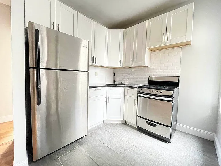 573 W 159th St #16 — Photo 3