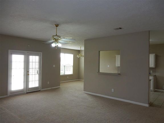 3rd image of 2605 Tuna Cir