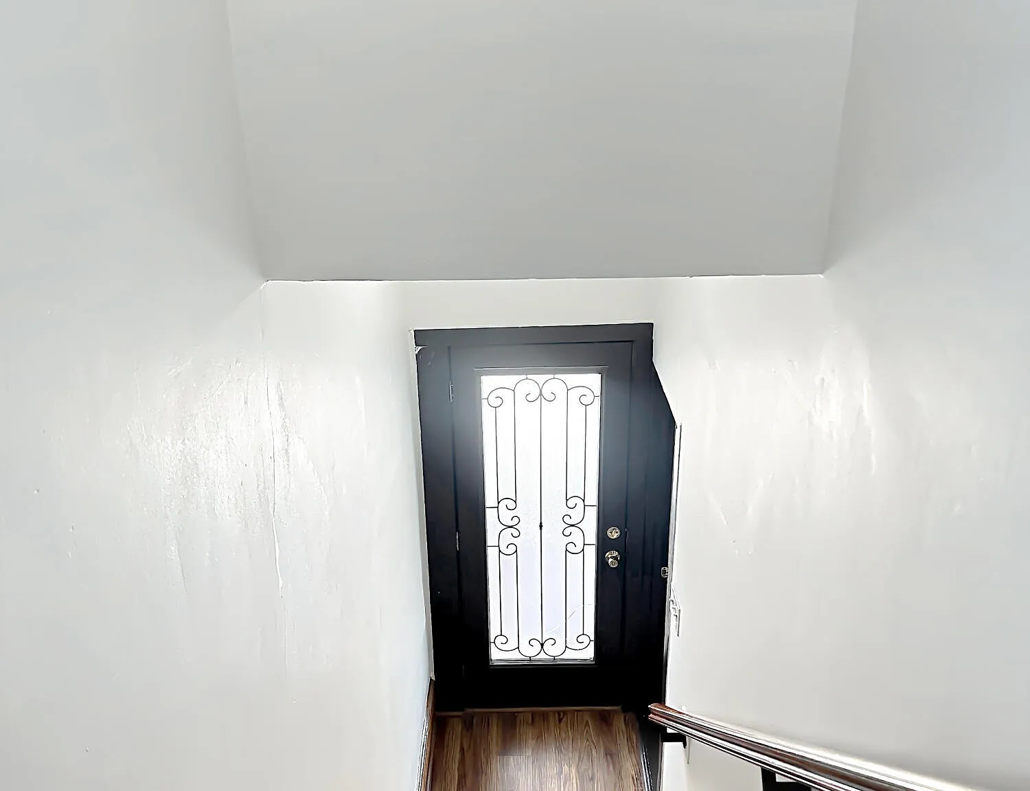 3 bed, 1.5 bath, 1450 sqft, $3,200 — Photo 3
