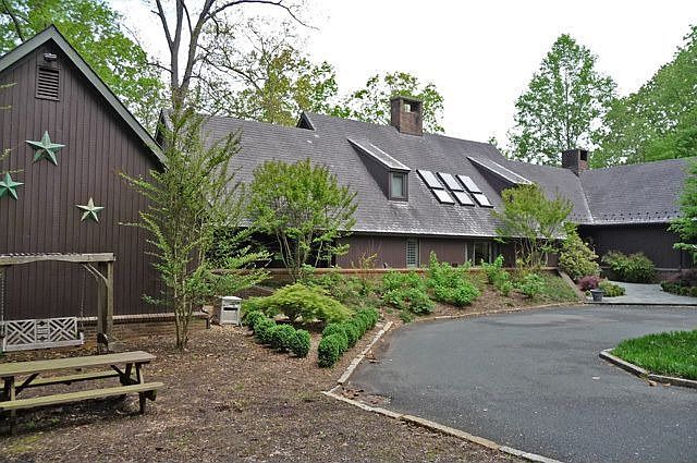 2060 Wingfield Road, two residences for the price of one!