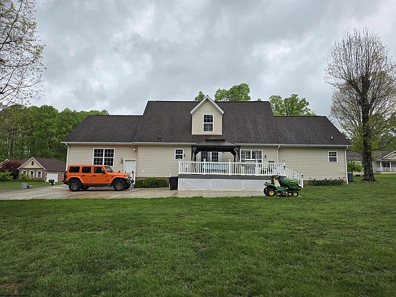 5th image of 264 Riverdale Dr
