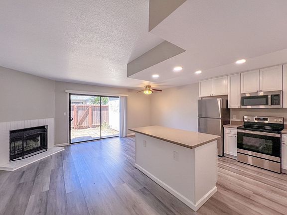 4th image of 108 Adobe Ln #126