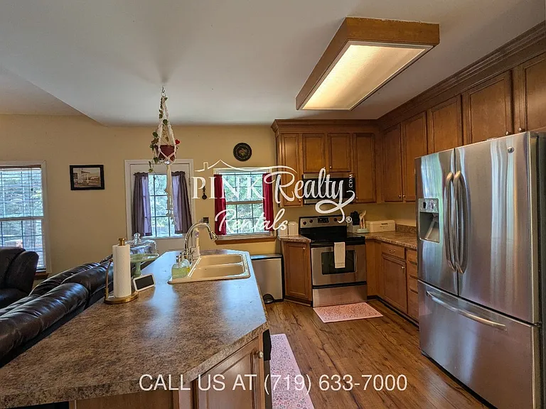 8560 Avens Cir — Photo 37