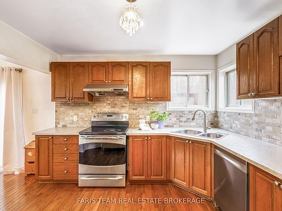 4th image of 2720 Ireton St