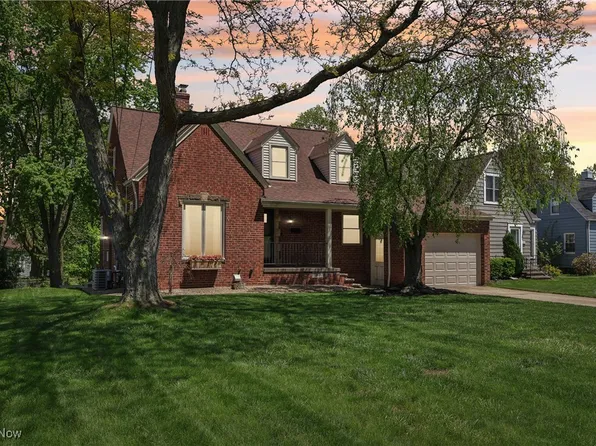 4455 Angela Dr, Fairview Park, OH 44126