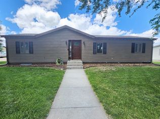 710 Ontario Ave, Elwood, NE 68937