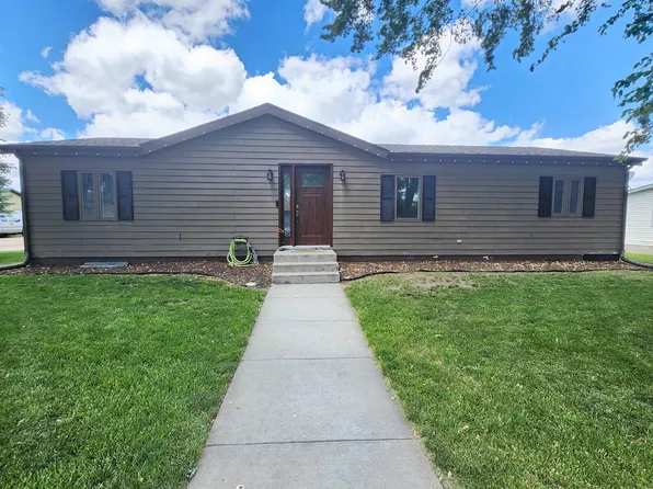 710 Ontario Ave, Elwood, NE 68937