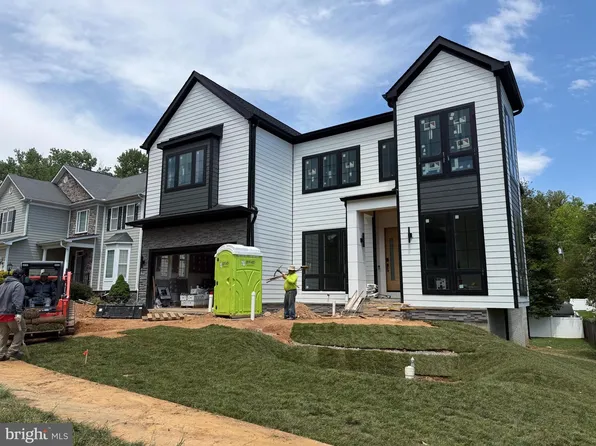 1110 Hillcrest Dr SW, Vienna, VA 22180
