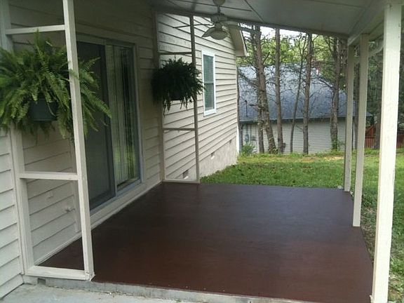 Covered rear patio