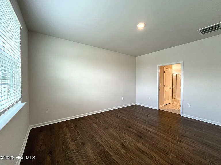 512 Ragapple Ln — Photo 16