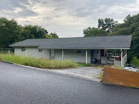 2nd image of 408 Mullins St