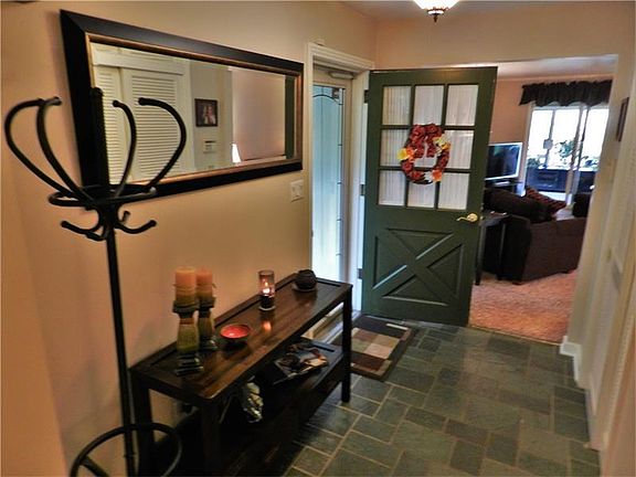 4th image of 404 McCabe Dr