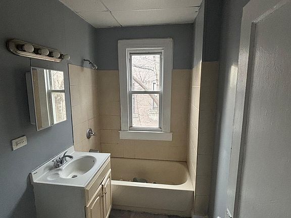 3rd image of 38-40 Redding St