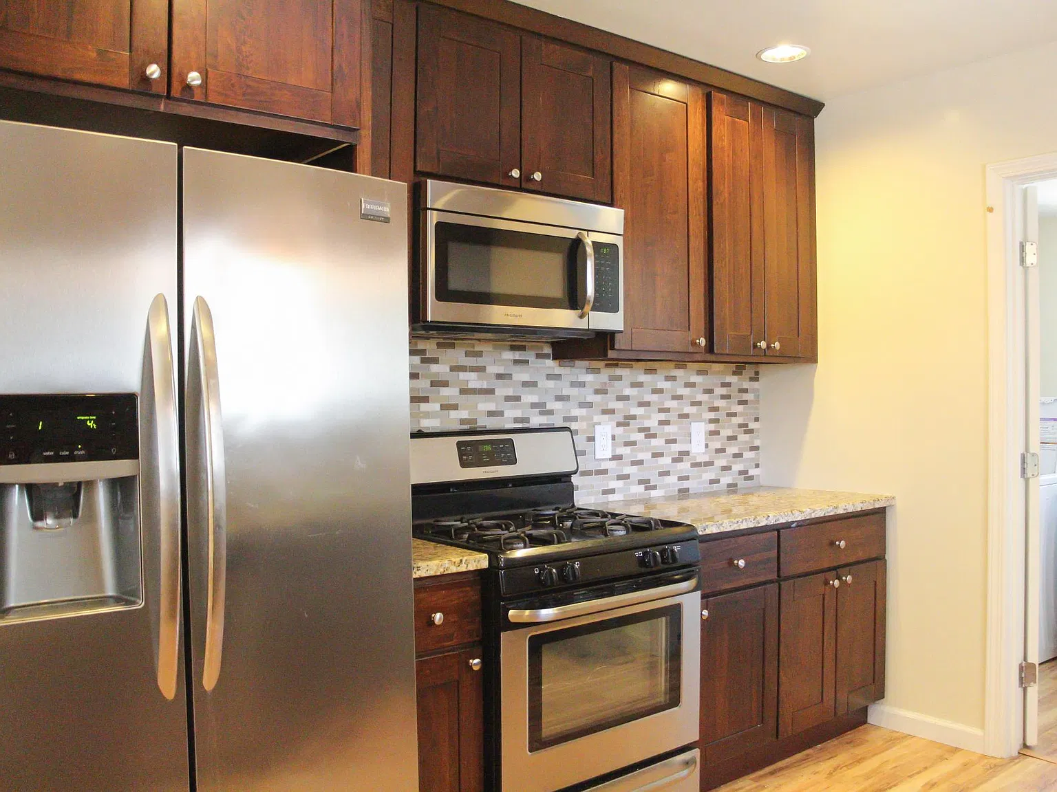 3 bed, 1382 sqft, $5,000 — Photo 4