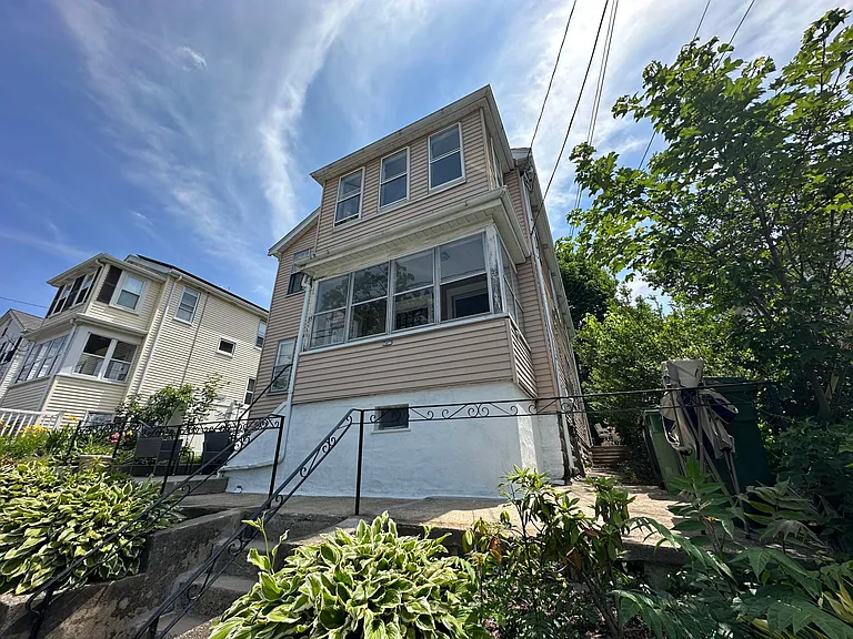 33 Kondazian St — Photo 1
