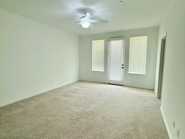 1210 Daybreak Dr — Photo 18