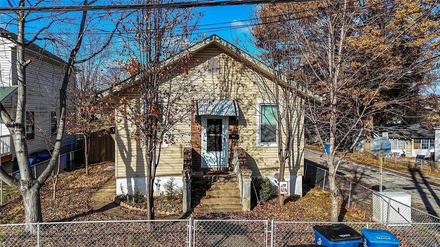 1301 Wachtel Ave photo 1