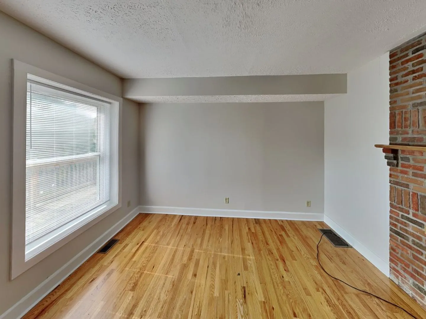 3 bed, 1.0 bath, $1,656 — Photo 1