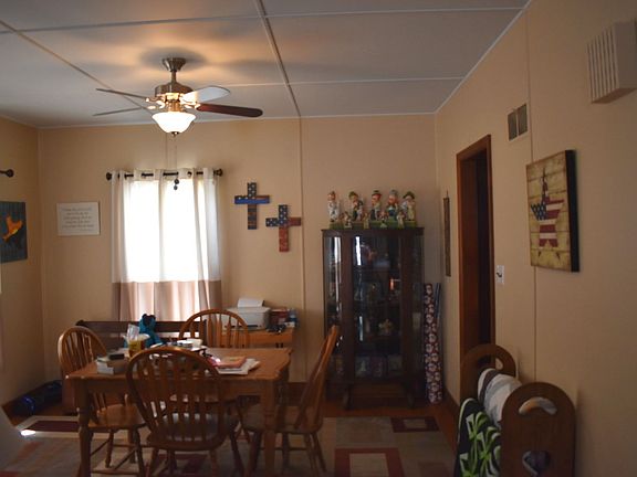 4th image of 328 E Fanyo Ct