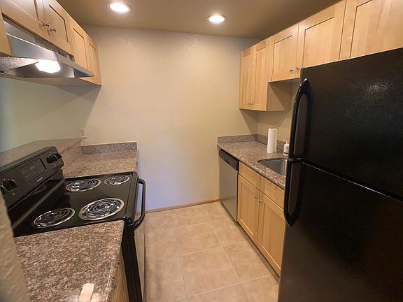 5th image of 319 E Park St APT 1