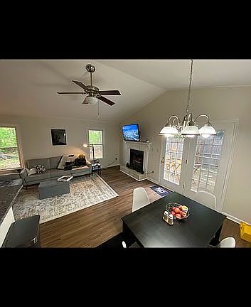 2nd image of 330 Kenley Rd