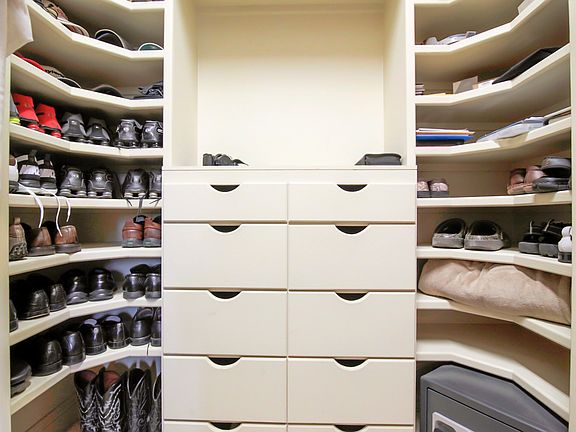 Mstr. Closet Shelves/Drawers
