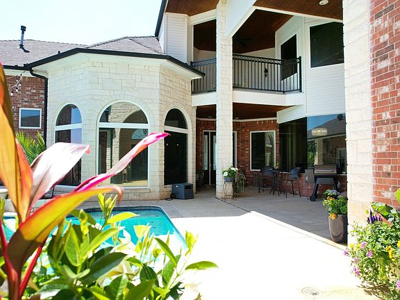 5th image of 127 Eagle View Ct