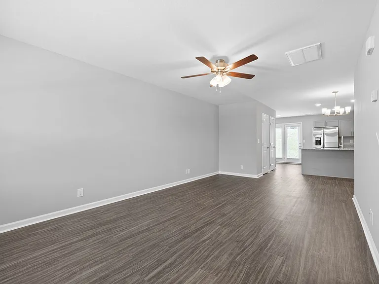123 Davis Ridge Ln — Photo 3