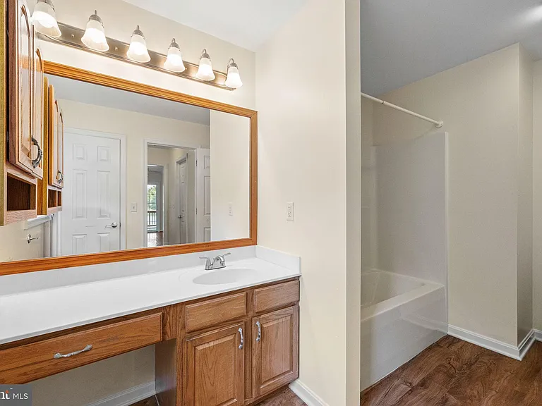 686 Lake Caroline Dr — Photo 17