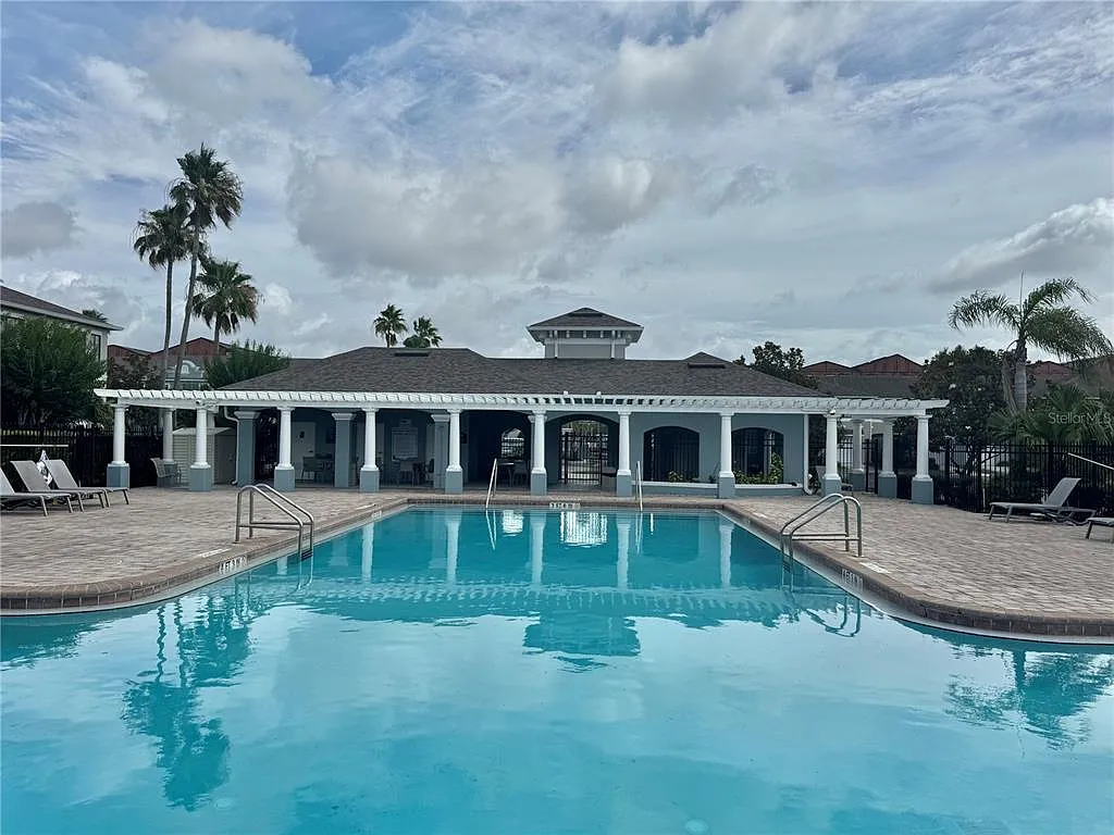 2 bed, 2.5 bath, 1144 sqft, $1,700 — Photo 2