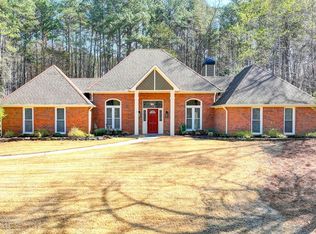 1235 Fontainebleau Ct, Lawrenceville, GA 30043