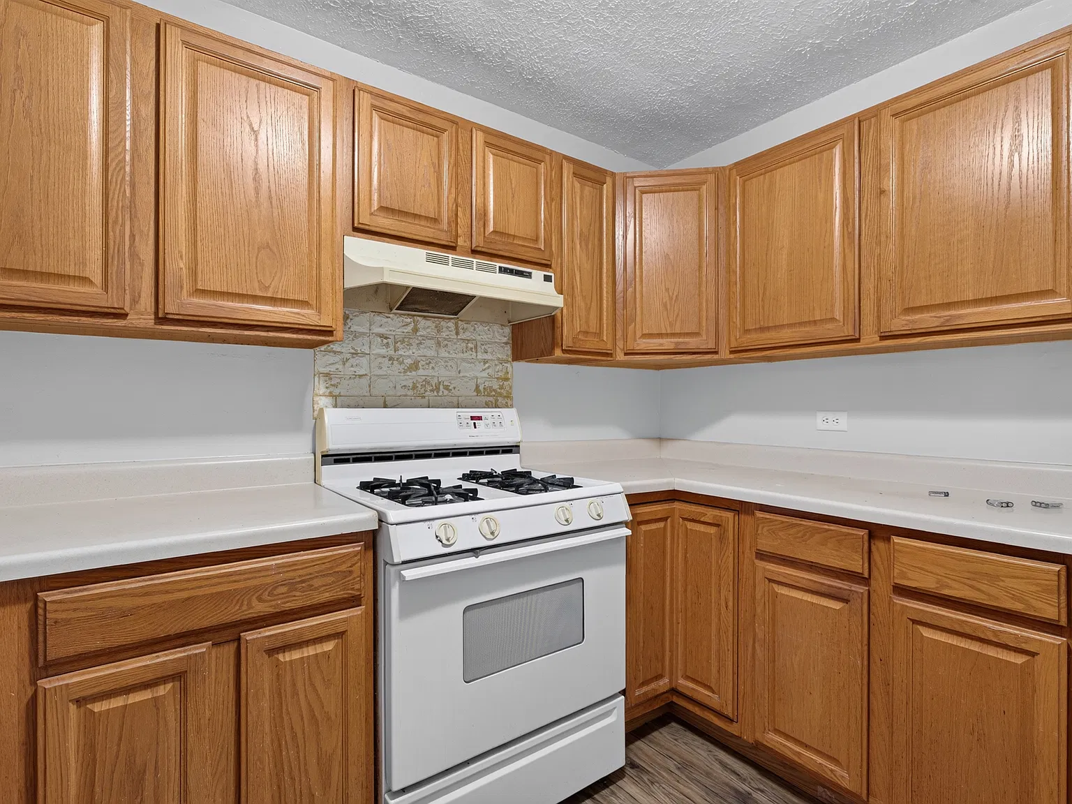 2 bed, 980 sqft, $1,200 — Photo 4