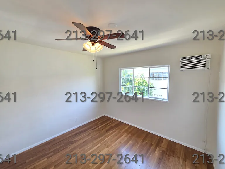 12515 Whitsett Ave #D — Photo 16