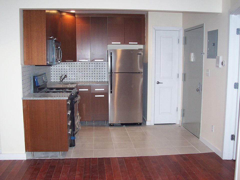2nd image of 61 Herbert St APT 2B