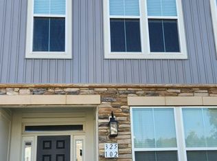 325 Crab Apple Dr APT 102, Stafford, VA 22554