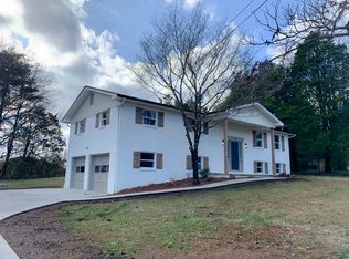 945 Ponder Rd, Knoxville, TN 37923