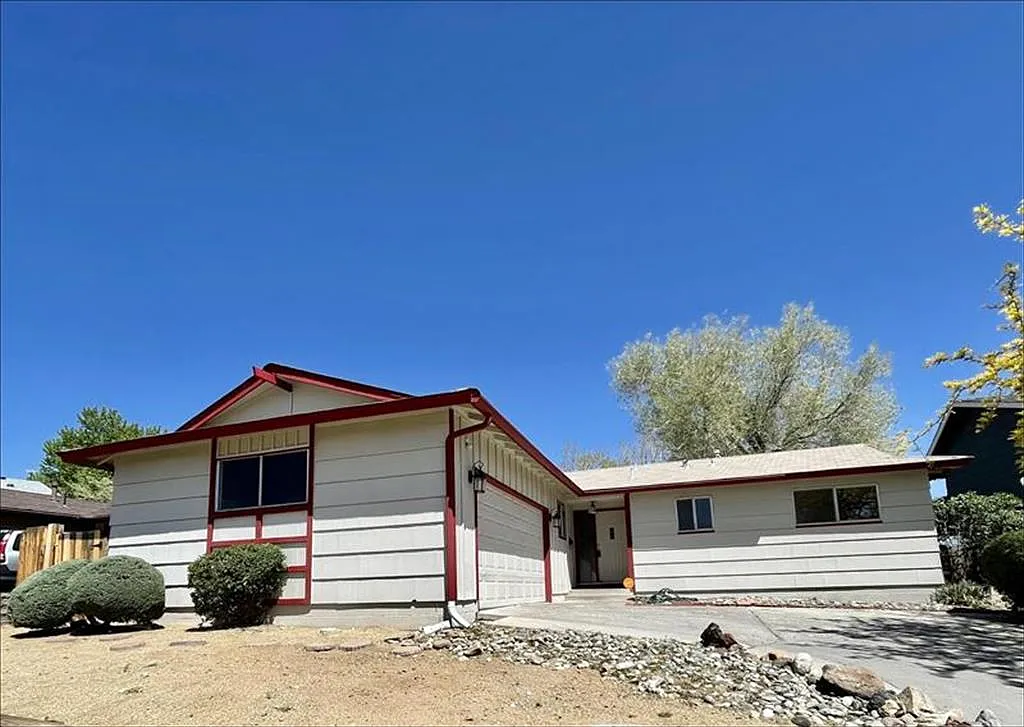 2525 Valmar Pl photo 1