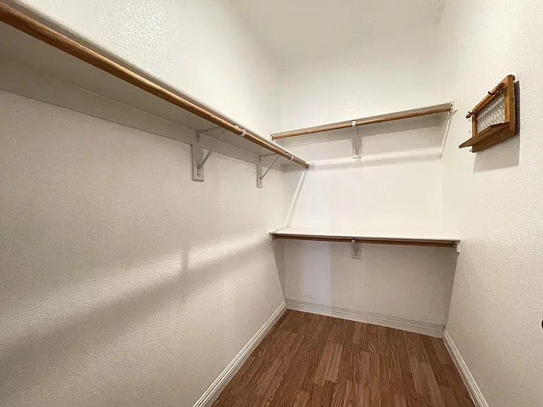 2549 Country Club Dr — Photo 15