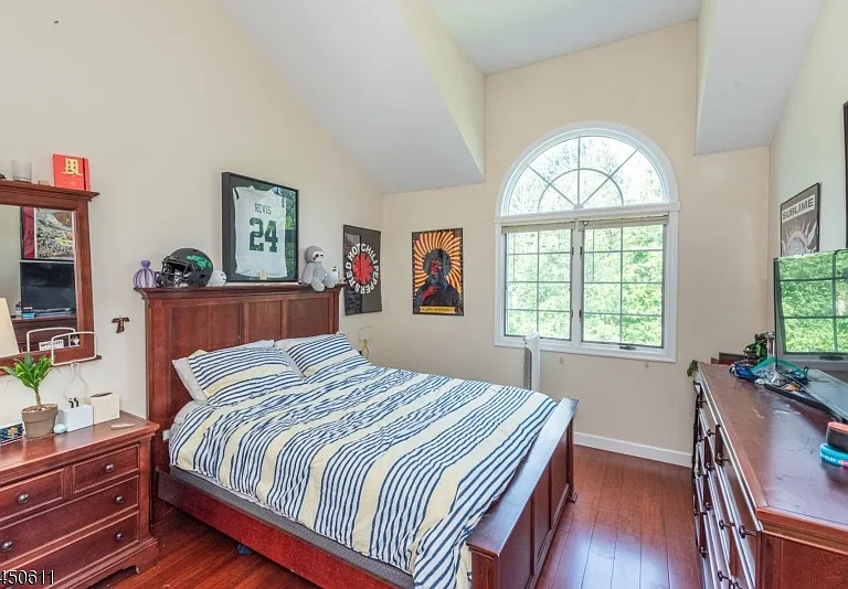 56 Davenport Rd — Photo 10