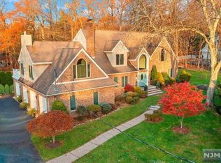 61 Hidden Glen Rd, Upper Saddle River, NJ 07458