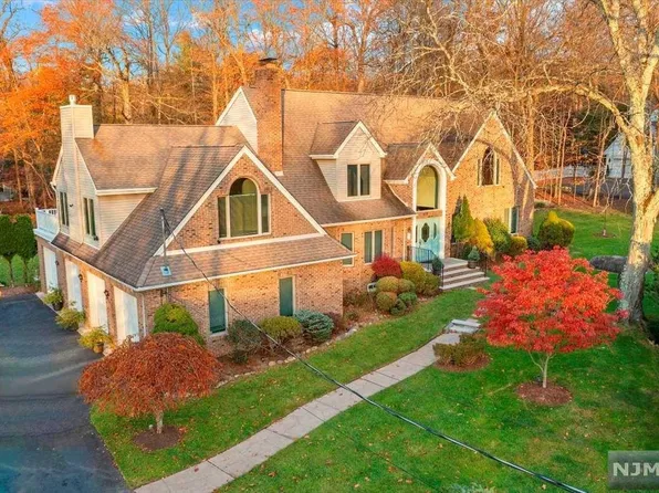 61 Hidden Glen Rd, Upper Saddle River, NJ 07458